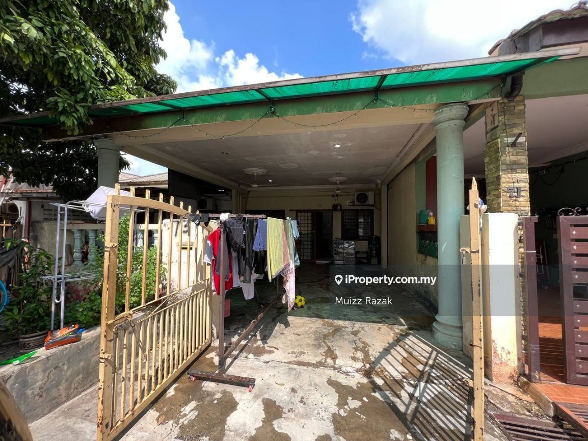 Seksyen 17, Shah Alam 1sty Terrace/Link House 3 bedrooms for sale