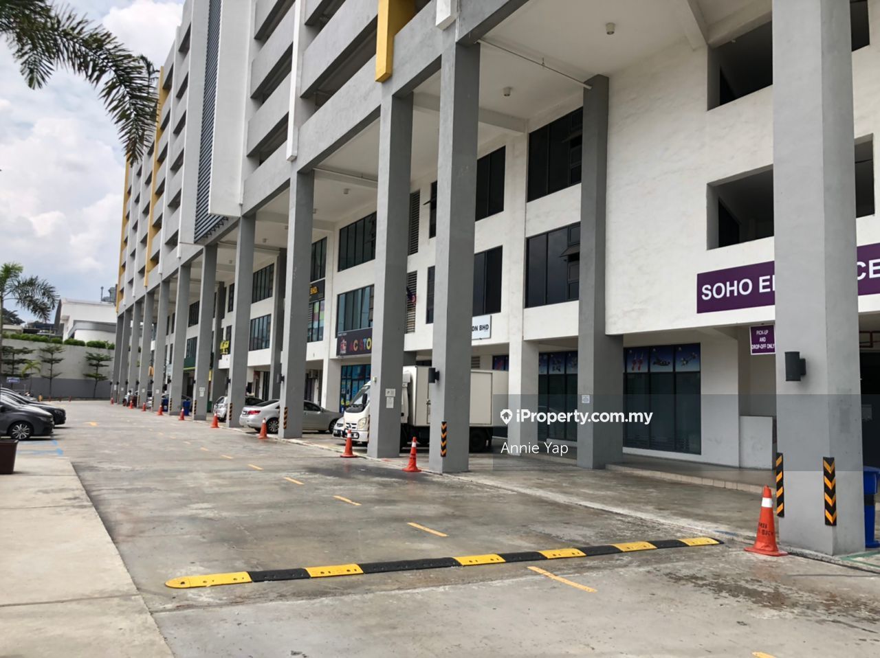 Silk Sky Serveice Residence First & Second Floor Shop for Rent