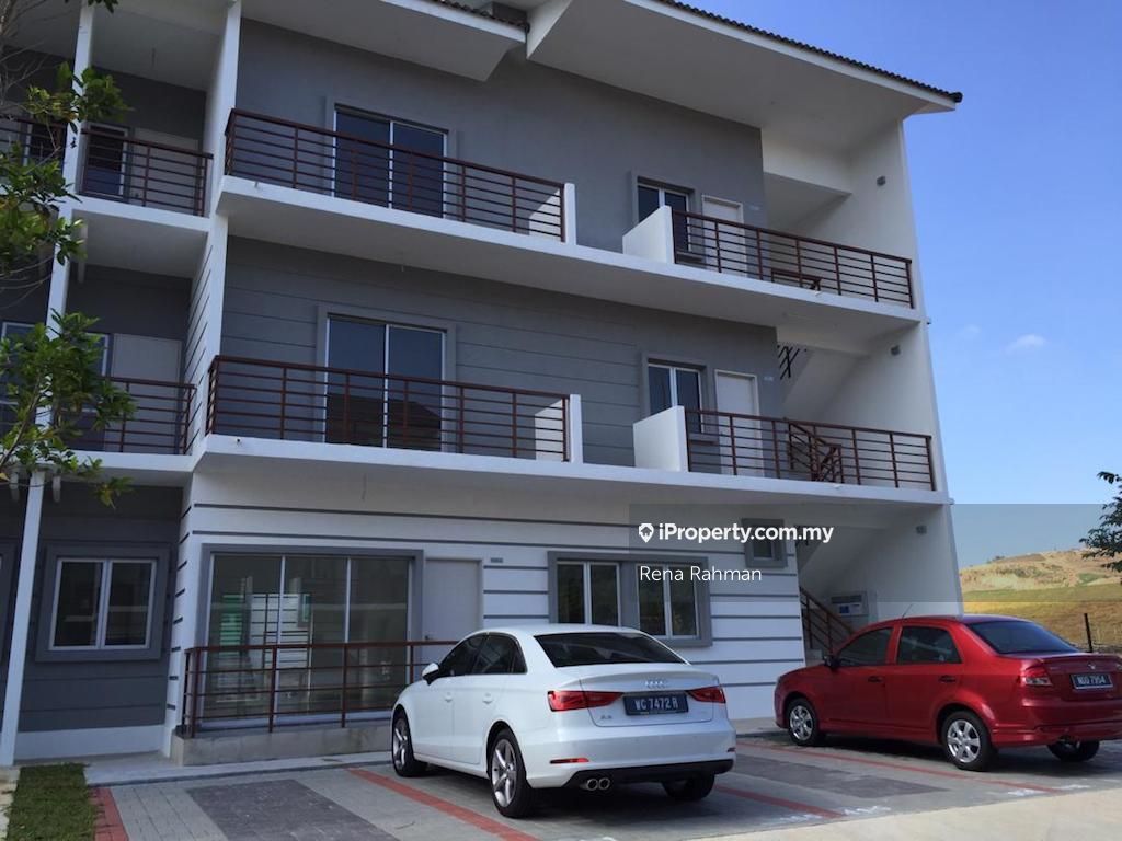 Bandar Ainsdale, Seremban Corner lot Townhouse 3 bedrooms for sale