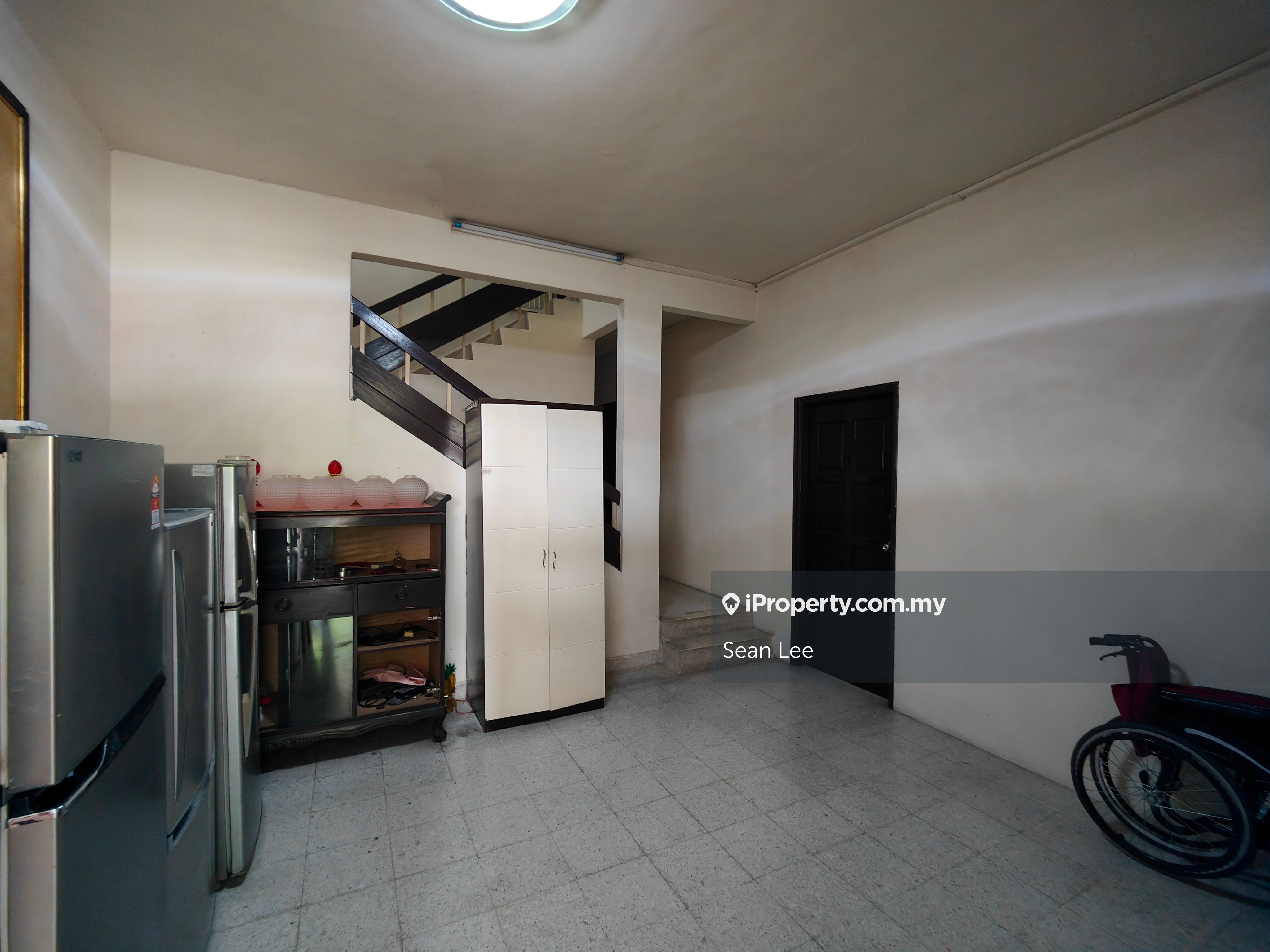 Taman Pelangi Semi D house for SALE, Johor Bahru Corner lot Semidetached House 9 bedrooms for