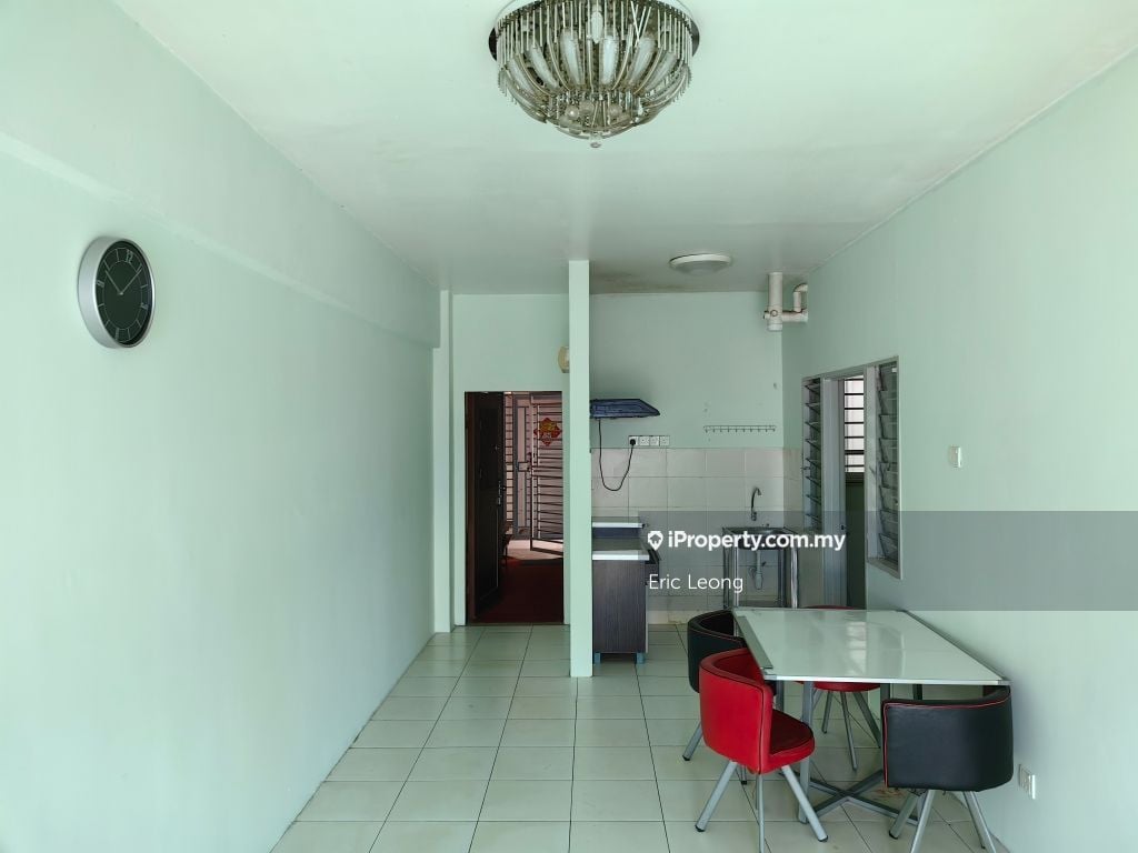 Calisa N Calisa Residences, Taman Mas, Puchong for sale RM200000
