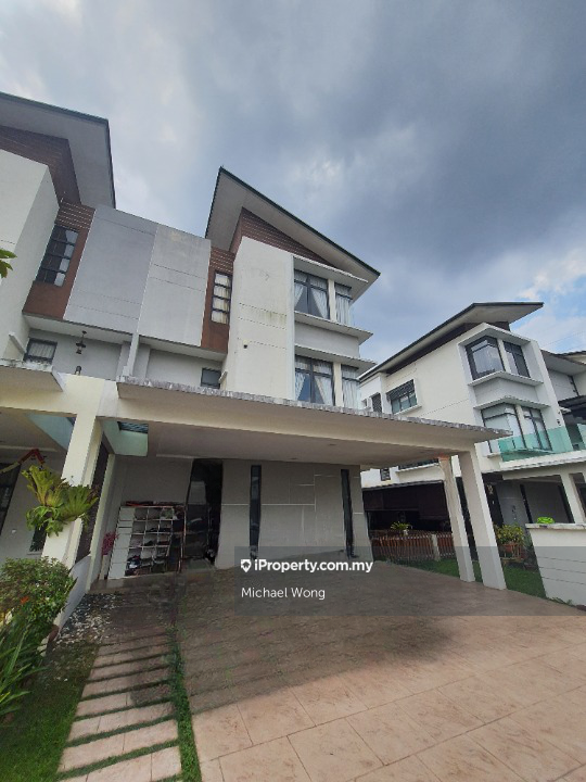 Seri Kembangan Intermediate Semidetached House 6 bedrooms for sale