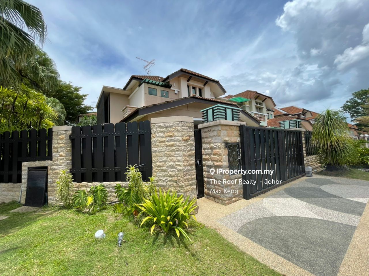 Taman Austin Perdana Mount Austin, Johor Bahru Corner lot Semidetached