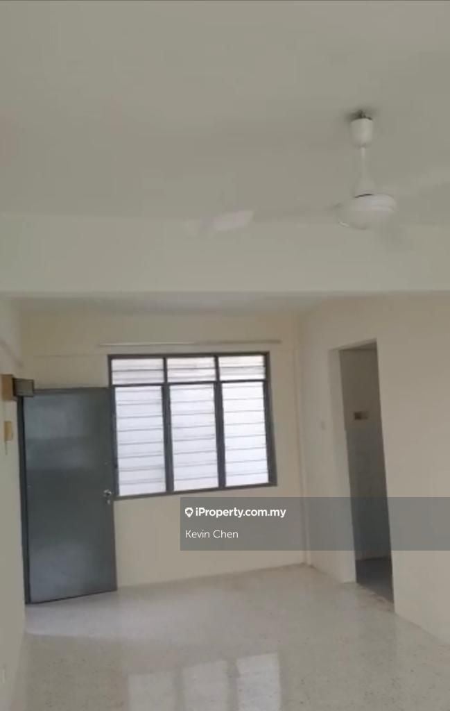 Dahlia Apartment, Taman Putra Perdana, Puchong for sale RM120000
