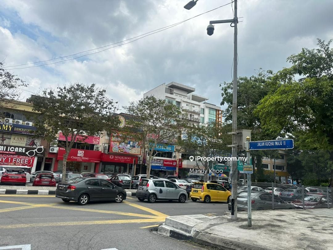 Kuchai lama 4.5 storey shoplot with lift&markdown, Kuchai lama, Kuchai