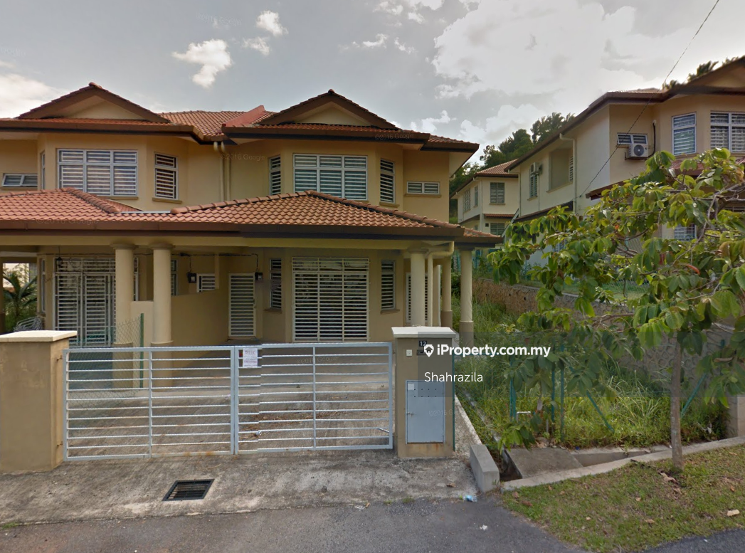 Taman Dahlia, Sepang Intermediate Semi-detached House 4 bedrooms for ...