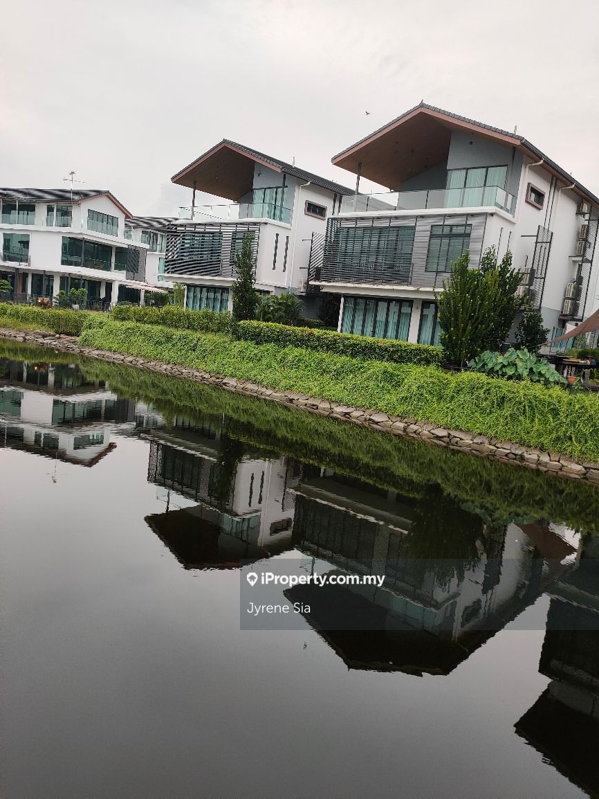 Senibong Cove, Permas Jaya