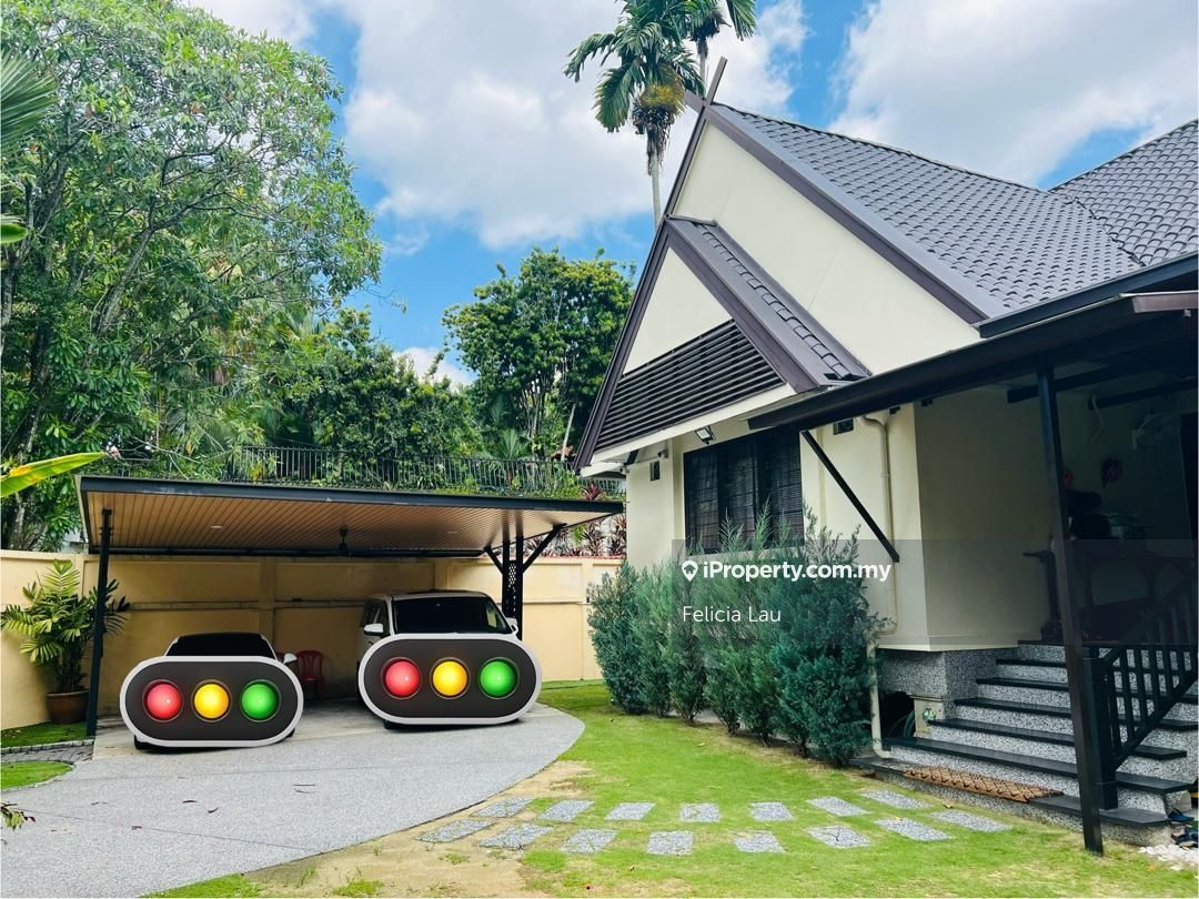 ukay heights, Ampang Bungalow 3+1 bedrooms for rent