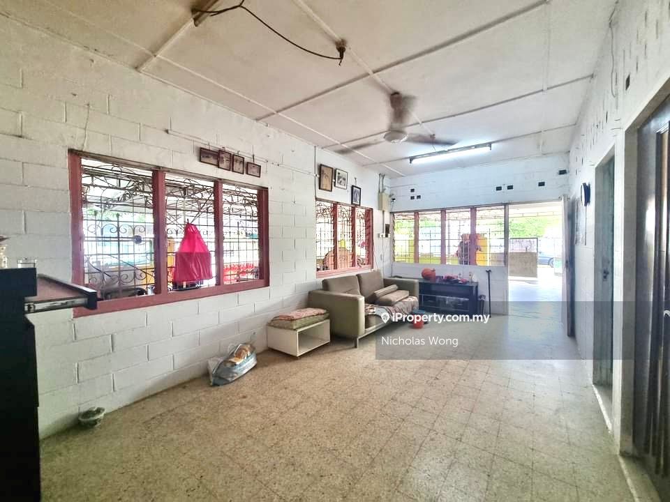 Kepong baru, Kepong Corner lot 1sty Terrace/Link House 6+1 bedrooms