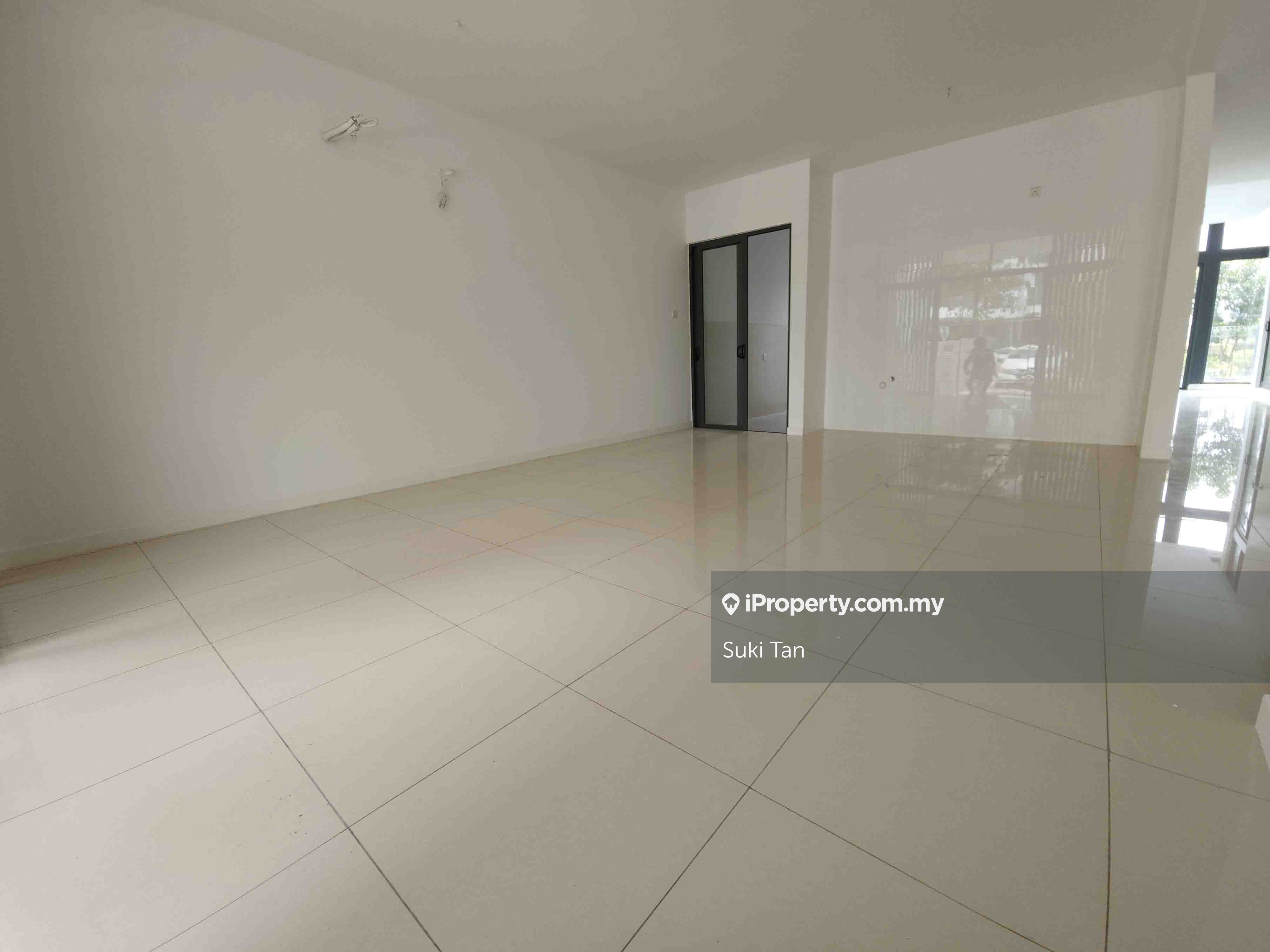 REED Lake Fields / Lakefields, Sungai Besi Intermediate 3sty Terrace