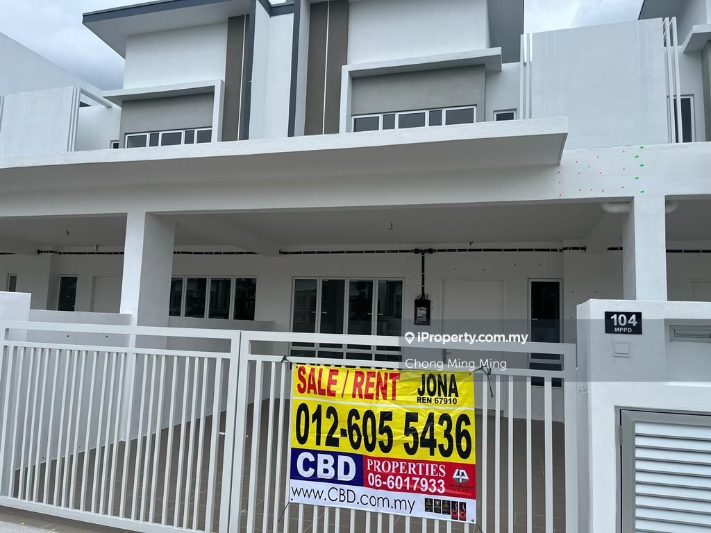SENDAYAN, Seremban 2 Intermediate 2sty Terrace/Link House 4 bedrooms
