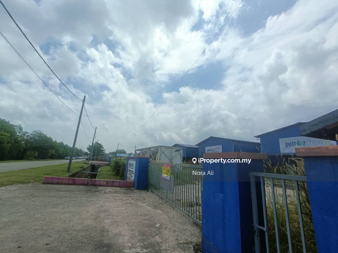 Warehouse & 2.6 Acre Land Teluk Kalong Industrial Area, Telok Kalong
