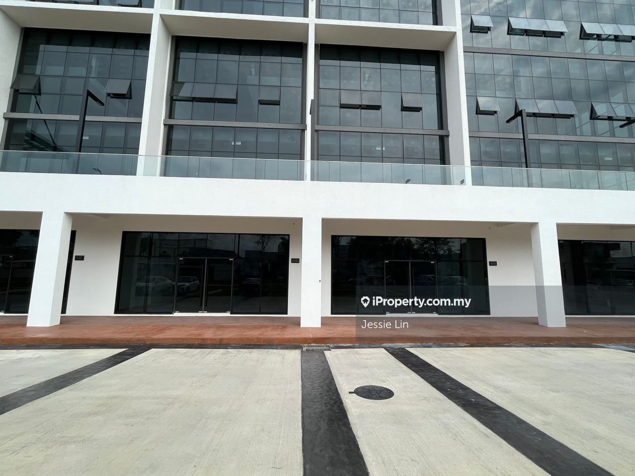 Em hub, Kota Damansara Intermediate Shop for rent