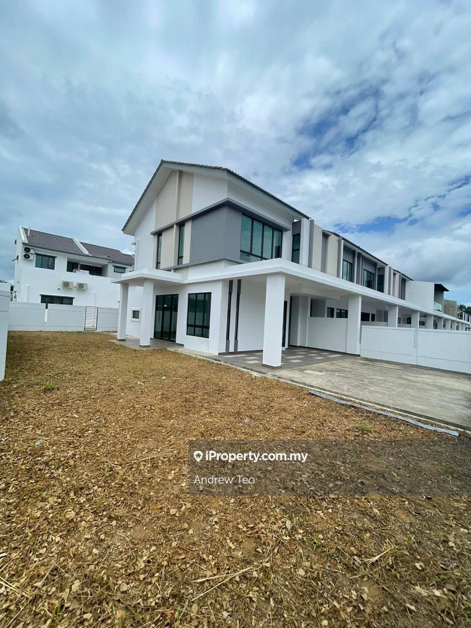Taman Austin Duta, Johor Bahru Corner lot 2sty Terrace/Link House 4