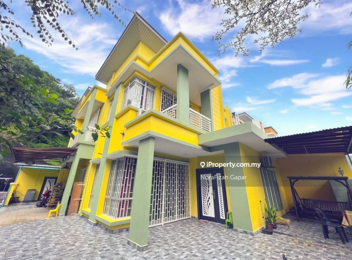 Saujana Impian, Kajang Corner lot Semidetached House 5+1 bedrooms for