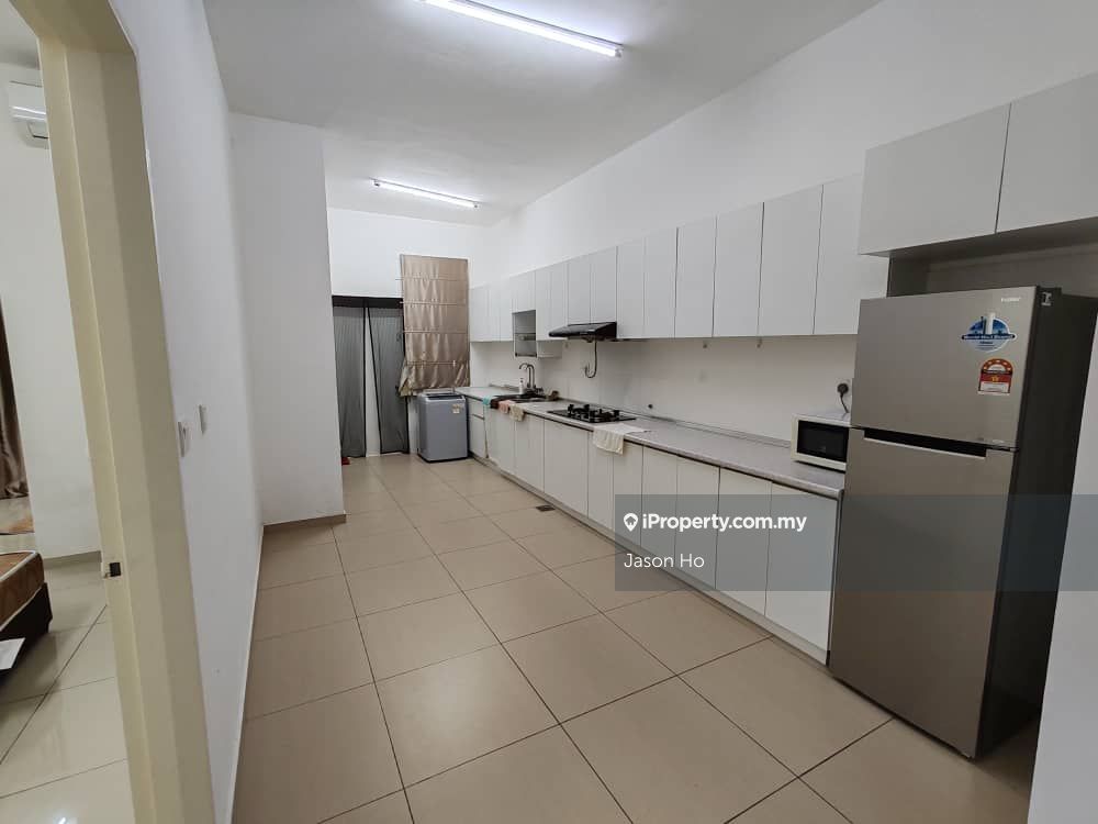 Bandar Sri Sendayan 2sty Terrace/Link House 4 bedrooms for rent