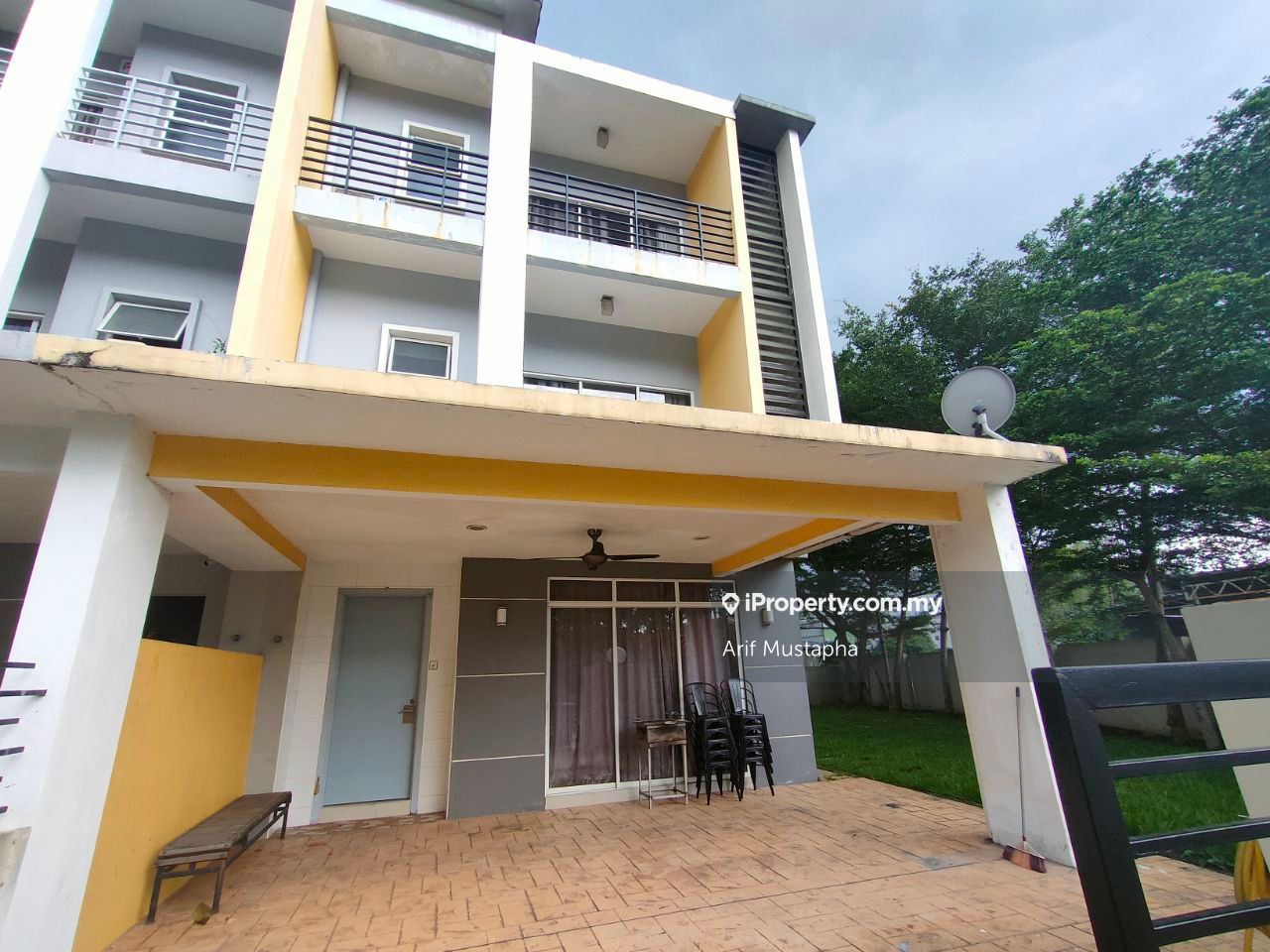 D'Impian Tropika Balakong , Balakong Corner lot 3sty Terrace/Link