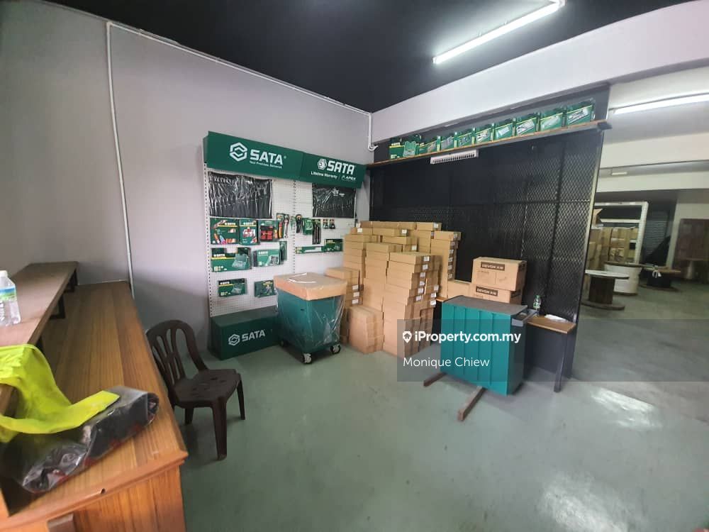 Bayu Permai, 2 Storey Shop Taman Bayu Permai, Rawang Intermediate