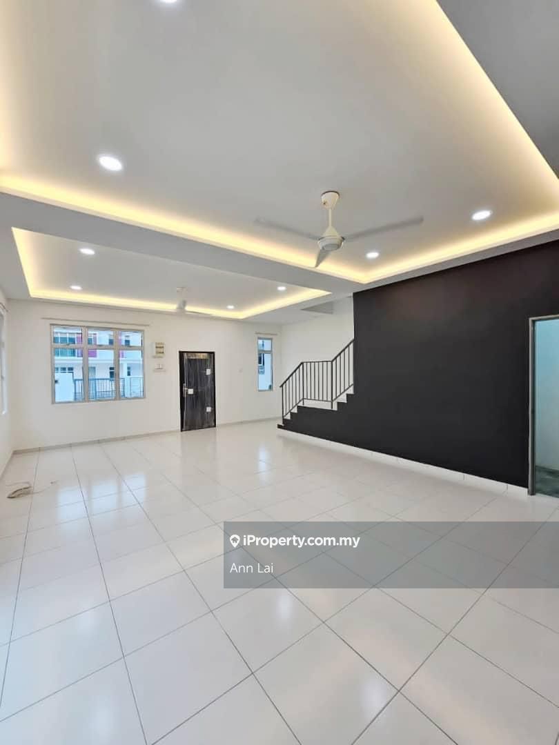 Pulai Mutiara ( Lavender ) 2 Storey Cluster House, Skudai Intermediate