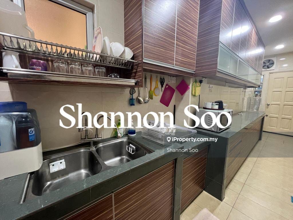 Taman Wawasan, Puchong 2sty Terrace/Link House 4 bedrooms for rent