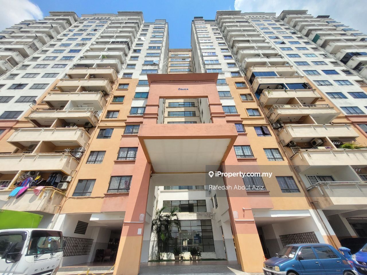 Vista Millennium Condominium Corner lot Condominium 3 bedrooms for sale