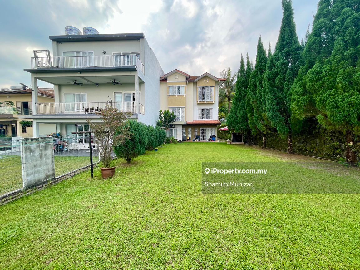 Ukay Perdana, Ampang Corner lot Semidetached House 6 bedrooms for sale