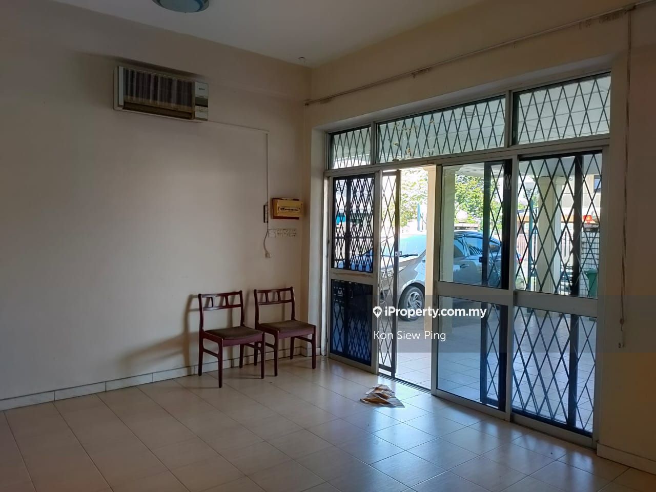 Jalan Cross/ Jalan Sg Maong Hilir, Kuching 1sty Terrace/Link House 4