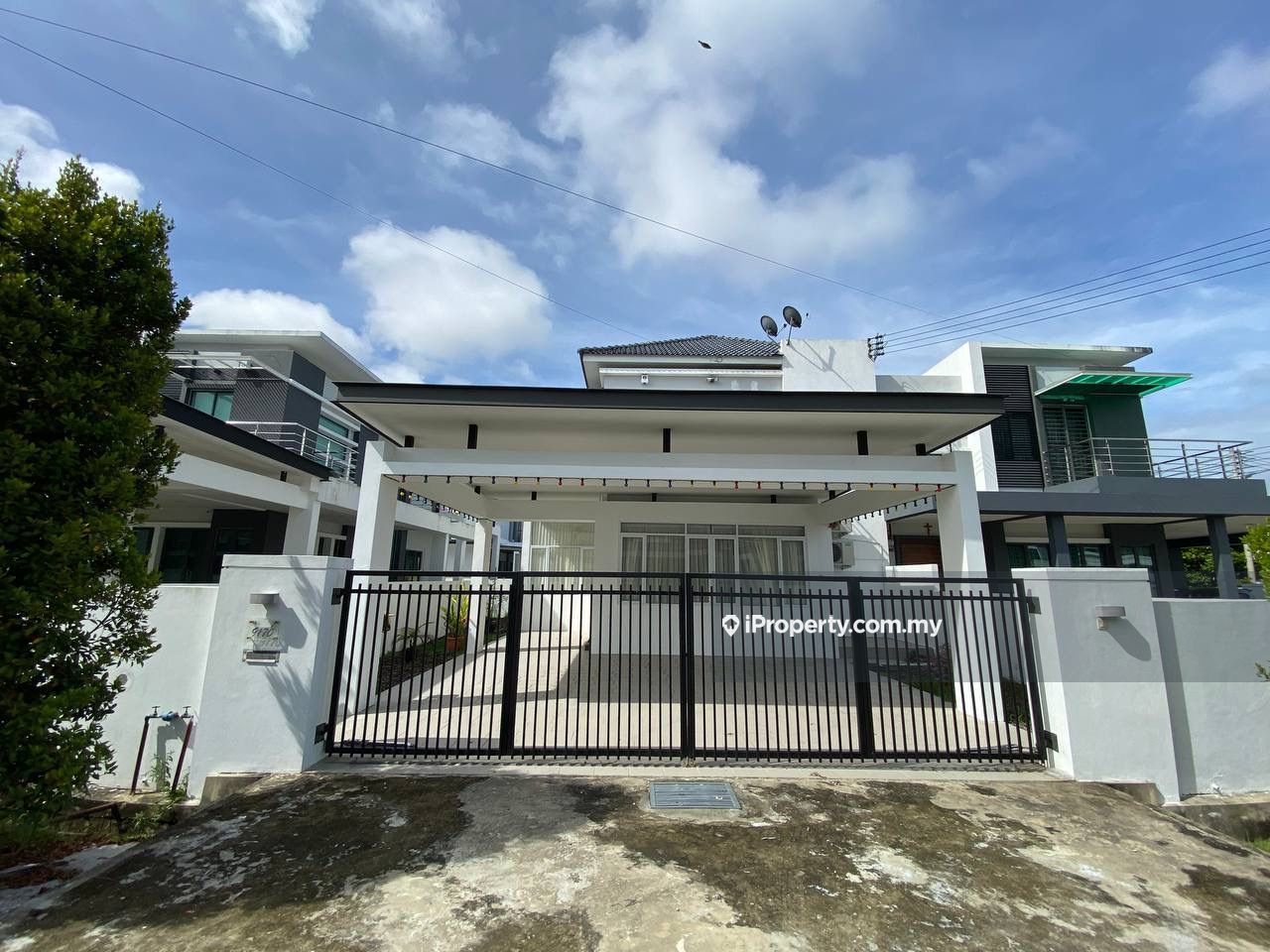 Curtin Water Senadin Miri Semi Detached House 4 Bedrooms For Rent Iproperty Com My