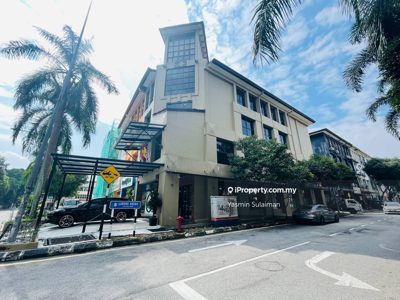 Ground Floor, End Lot Shop Lot, Taman Melawati, Taman Melawati for rent