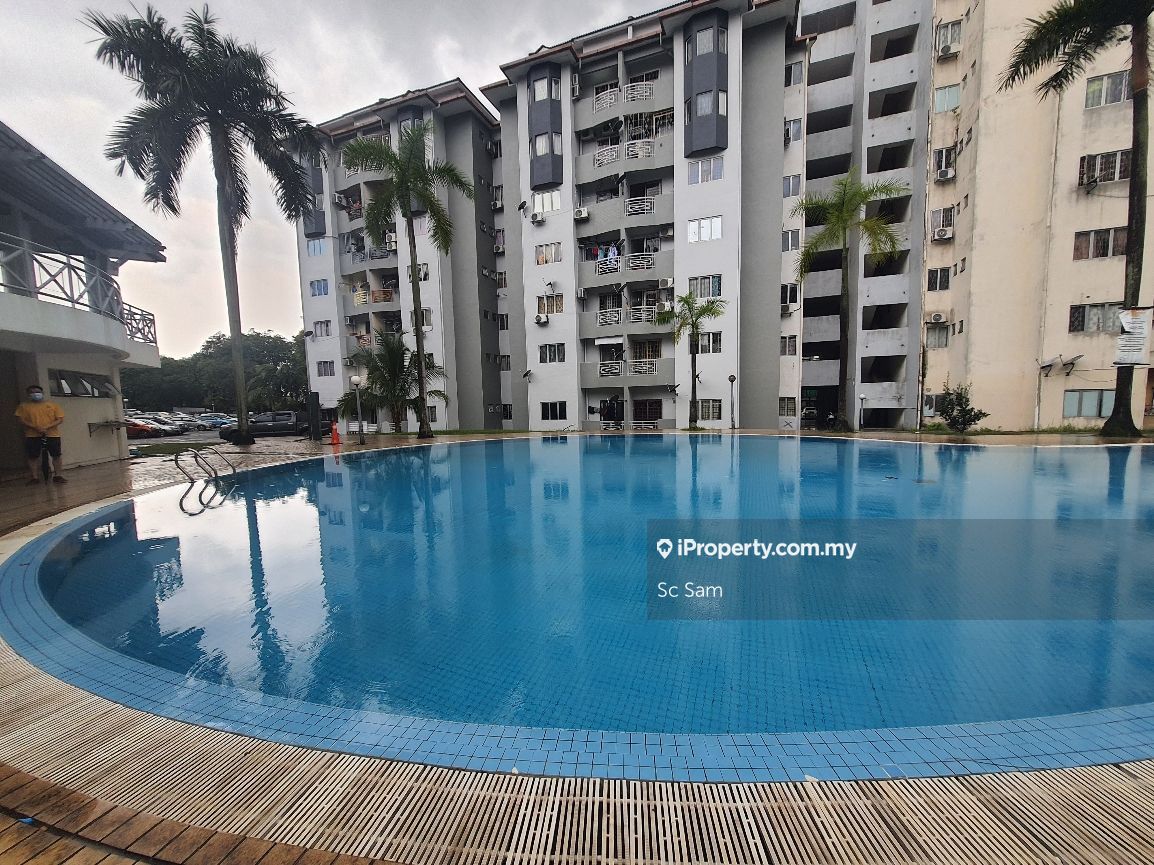 Pelangi Court Penthouse Apartment 4 bedrooms for rent in Klang
