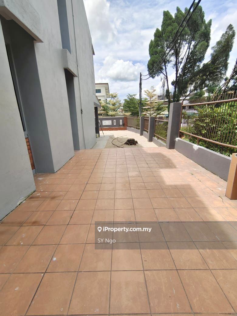 Taman tasek johor bahru corner lot 2 sty terrace link house 4