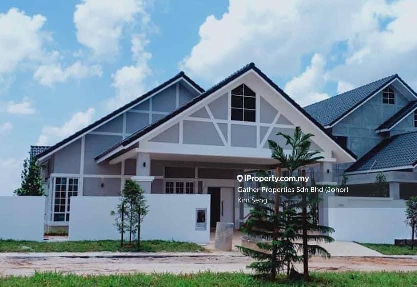 Taman Parkland, Kluang Bungalow 6 bedrooms for sale