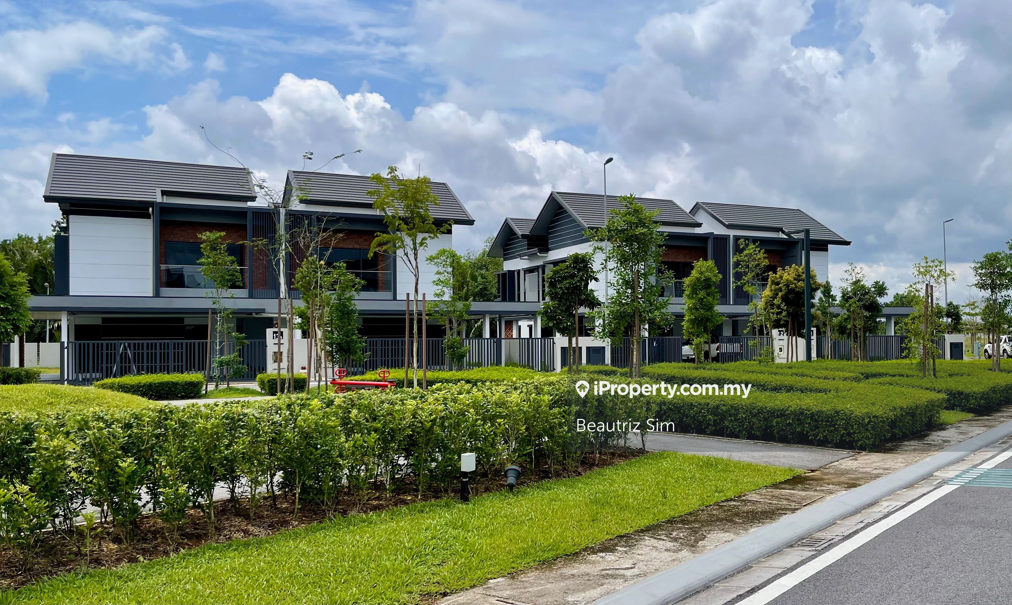 Northbank , Kuching Semi-detached House 5 bedrooms for sale | iProperty