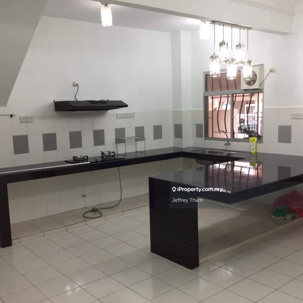 Taman Amansiara, Batu Caves Townhouse 3 bedrooms for sale iProperty