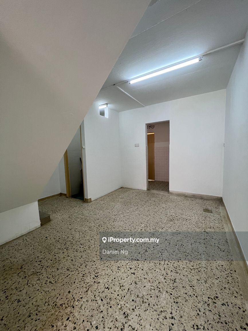 Jalan Bunga Cempaka, Taman Muda,Taman Mawar Cheras, Ampang Intermediate 2sty Terrace/Link House