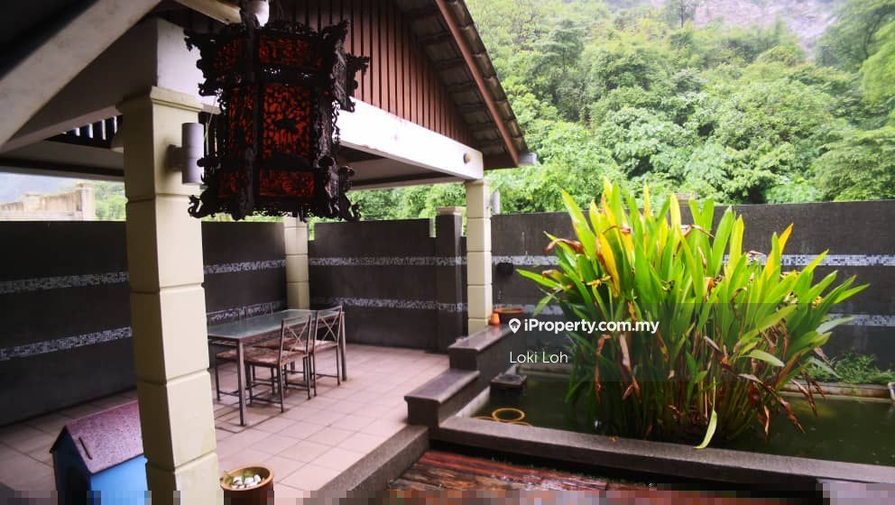 Townhouse Ariza garden villa Taman Raintree, Batu Caves for sale