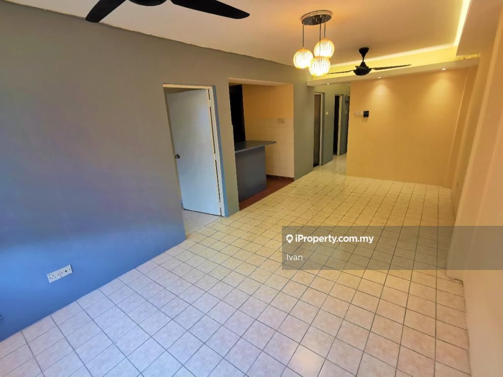 Saujana Apartment Intermediate Apartment 3 Bedrooms For Sale In 