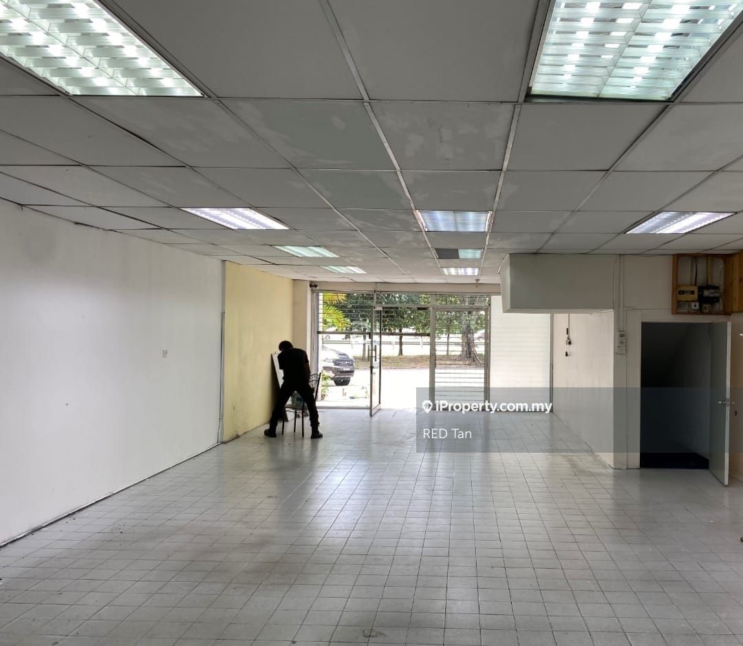 Klang Berkeley Shoplot, Pusan Bandar Berkeley Shoplot Ground Floor