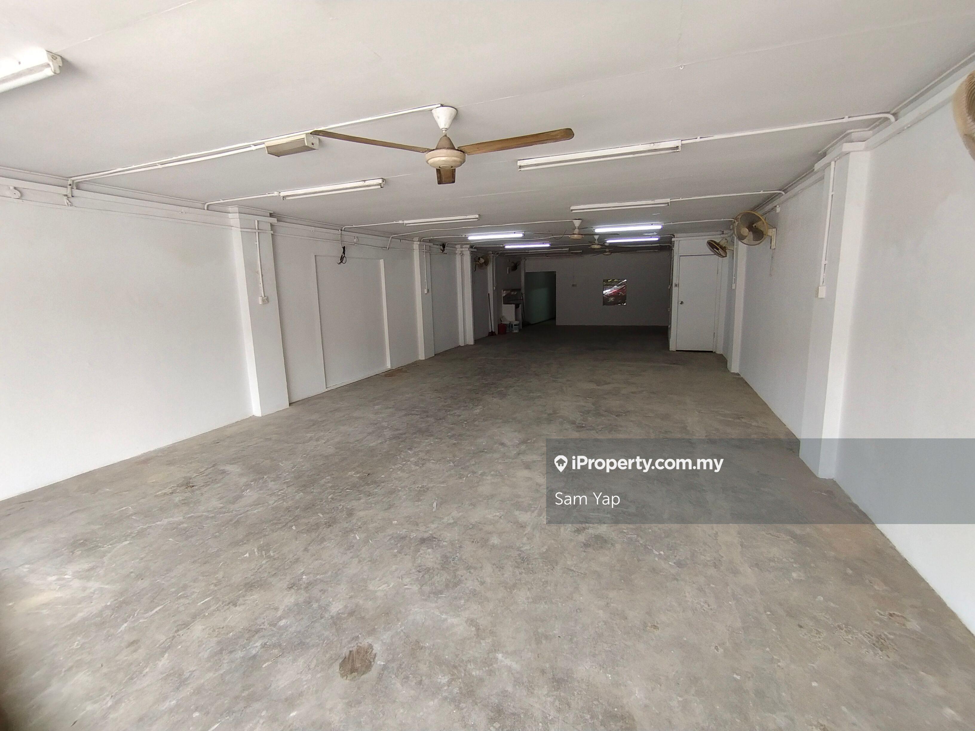 2 storey shop lot, Pekan Batu 14 Hulu Langat, Hulu Langat Intermediate