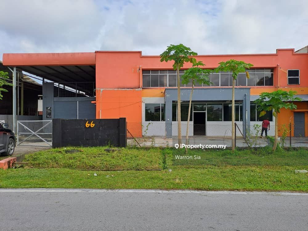 Demak lautwarehouse, Kuching Warehouse for rent