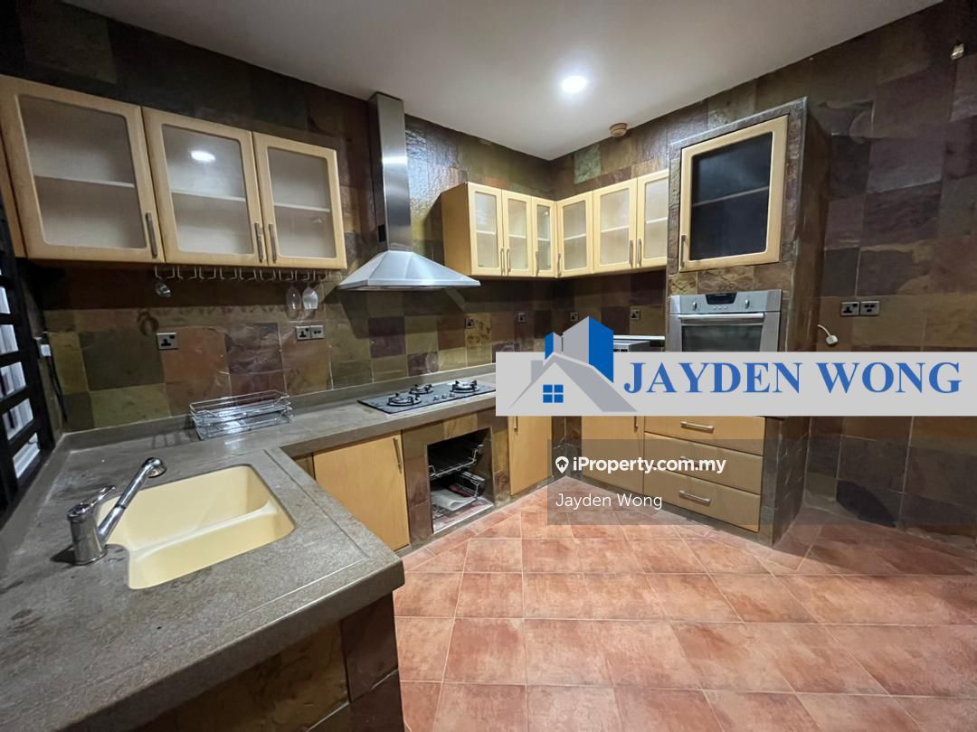 Batu Ferringhi Semidetached House 4 bedrooms for rent