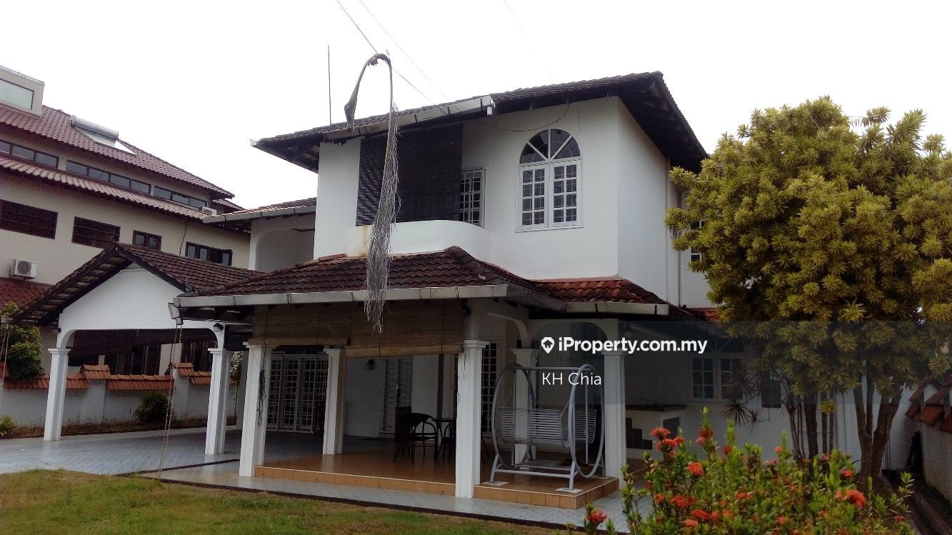 TOK SIRA KUBANG BUAYA, Kuantan Corner lot Bungalow 7 bedrooms for sale