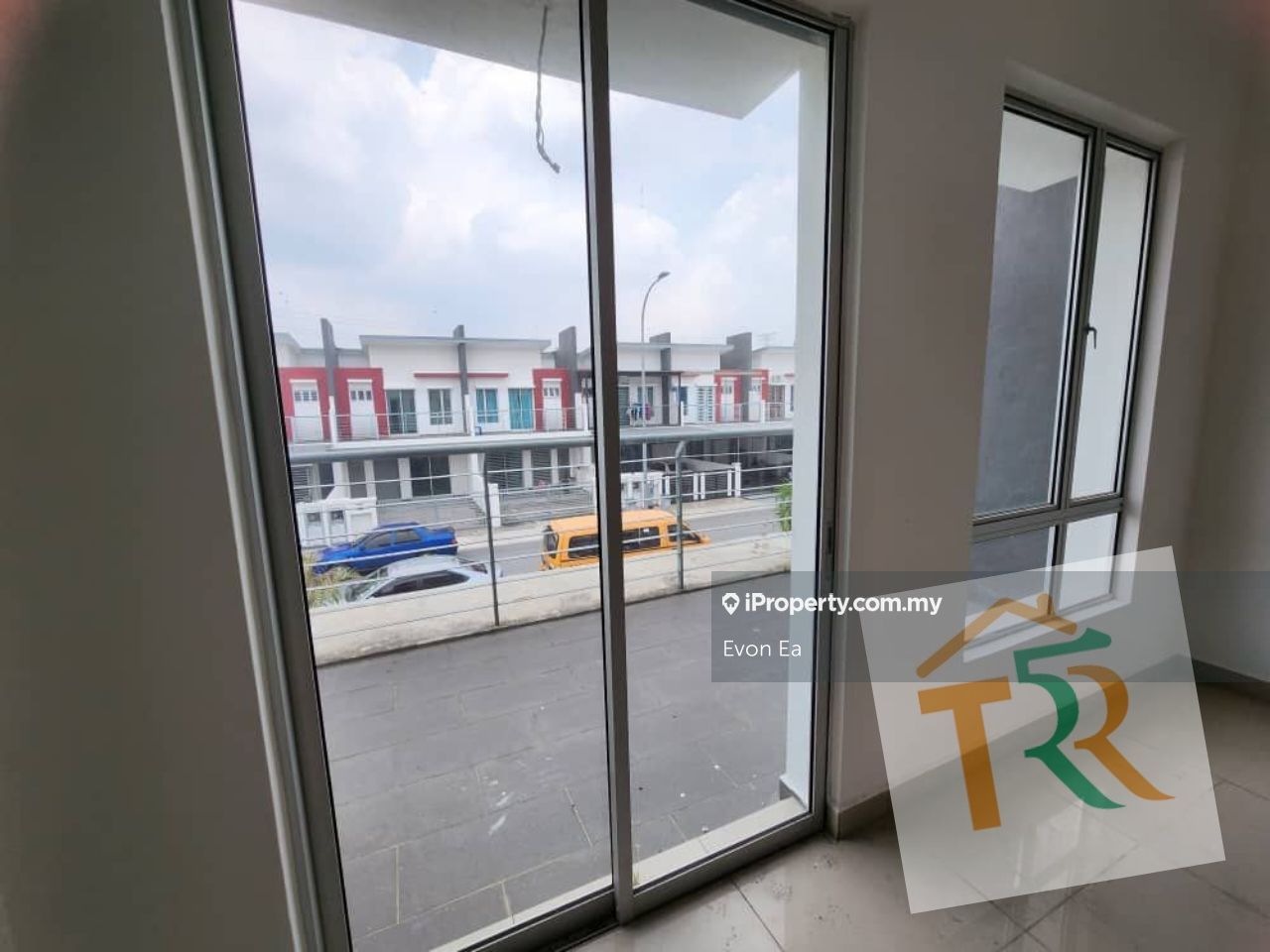 Lukut ,bandar springhill ,Irises ,port dickson, Lukut 2sty Terrace