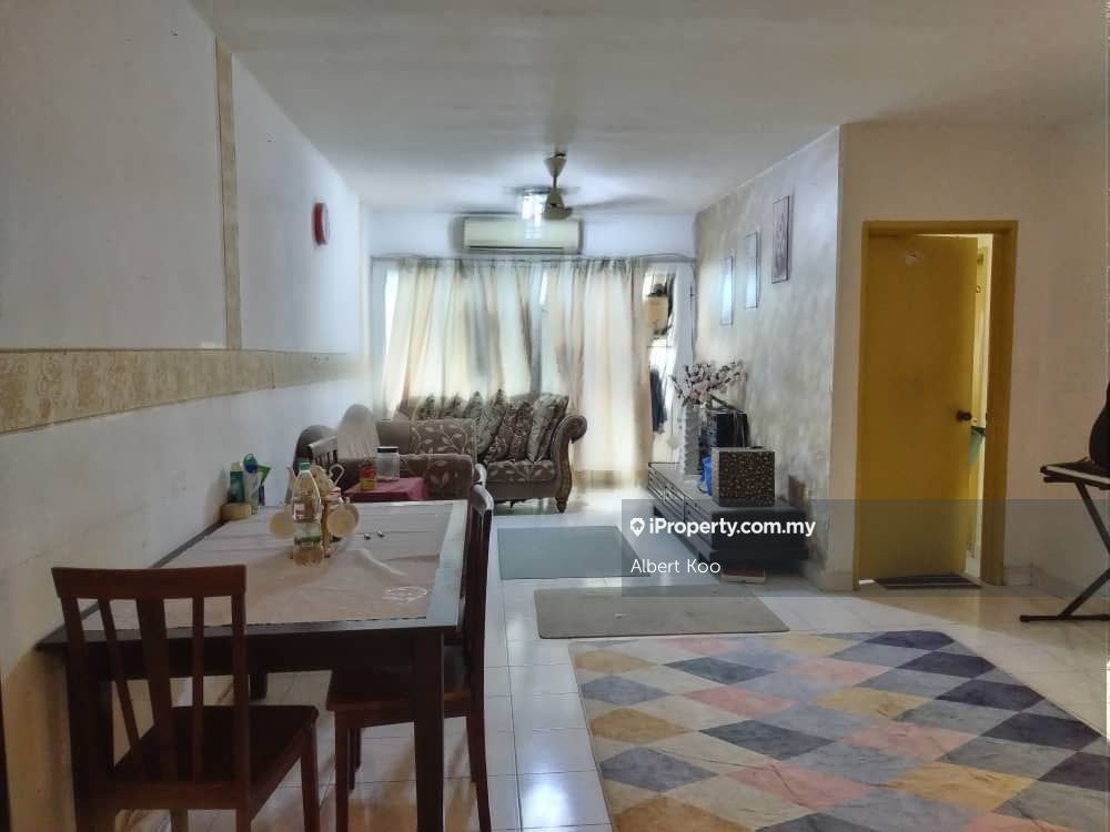Flora Damansara Apartment Intermediate Apartment 3 bedrooms for rent in