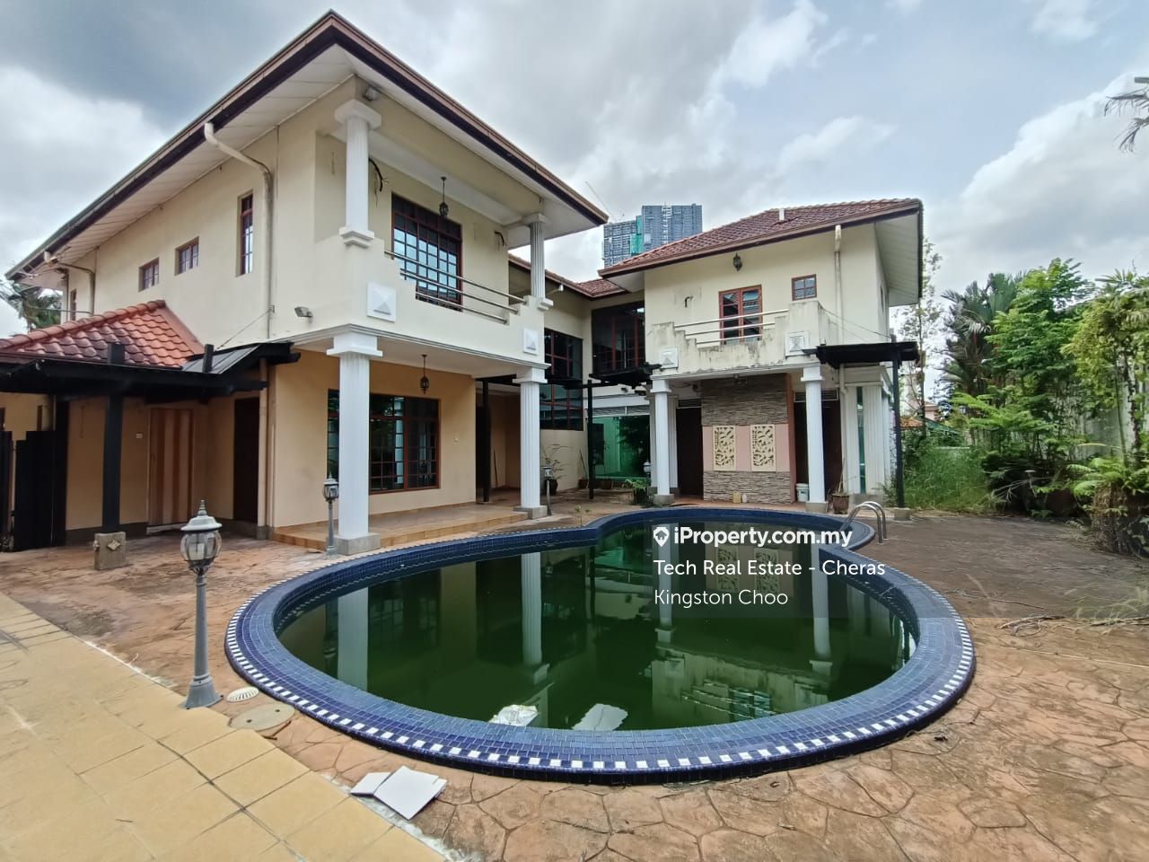 Taman Bukit Tiara, Tiara Hill, Cheras Corner lot Bungalow 8 bedrooms