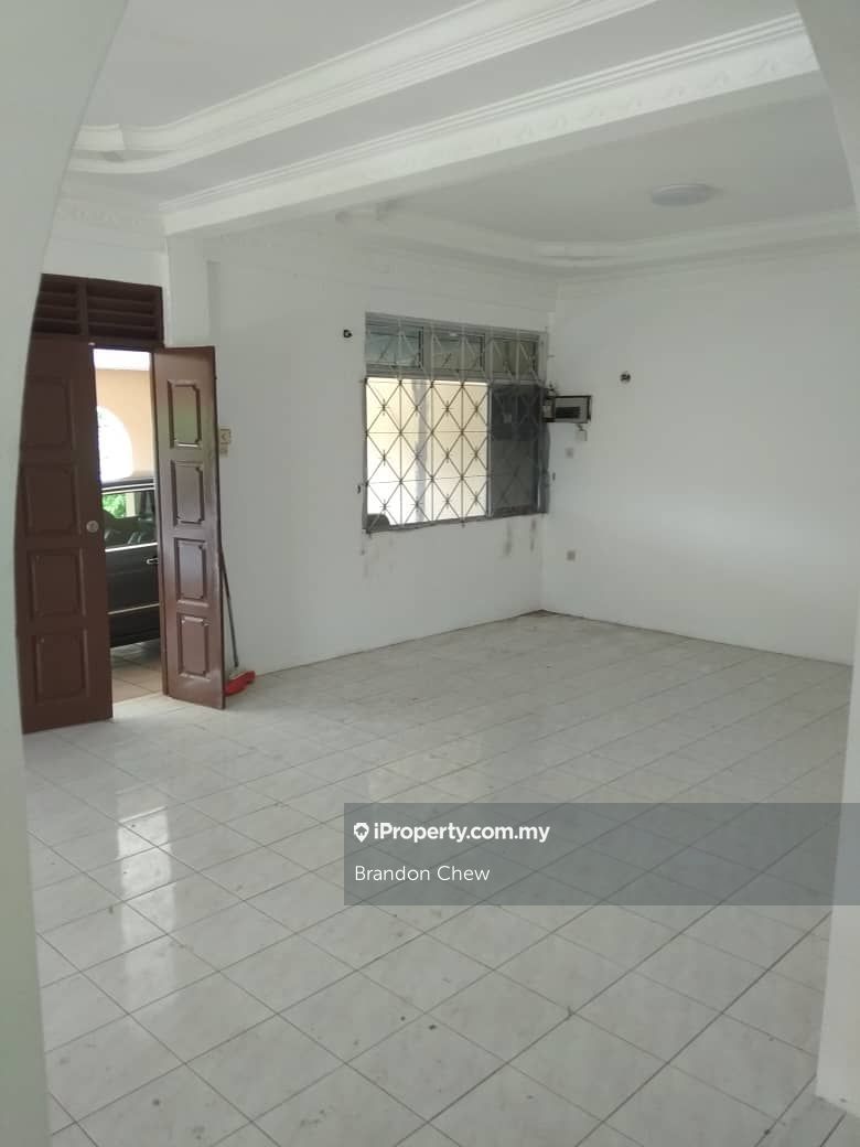 Kuching Semidetached House 4 bedrooms for rent