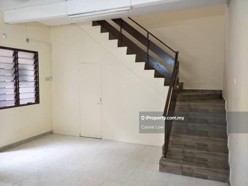 Tanjung Bungah Intermediate 2sty Terrace/Link House 3 bedrooms for