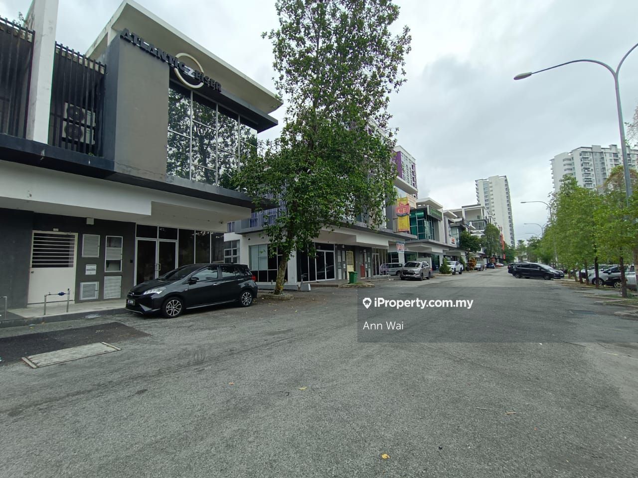 Pusat Komersial Taman Equine For Rent,2 storey semiD Shop office Rent