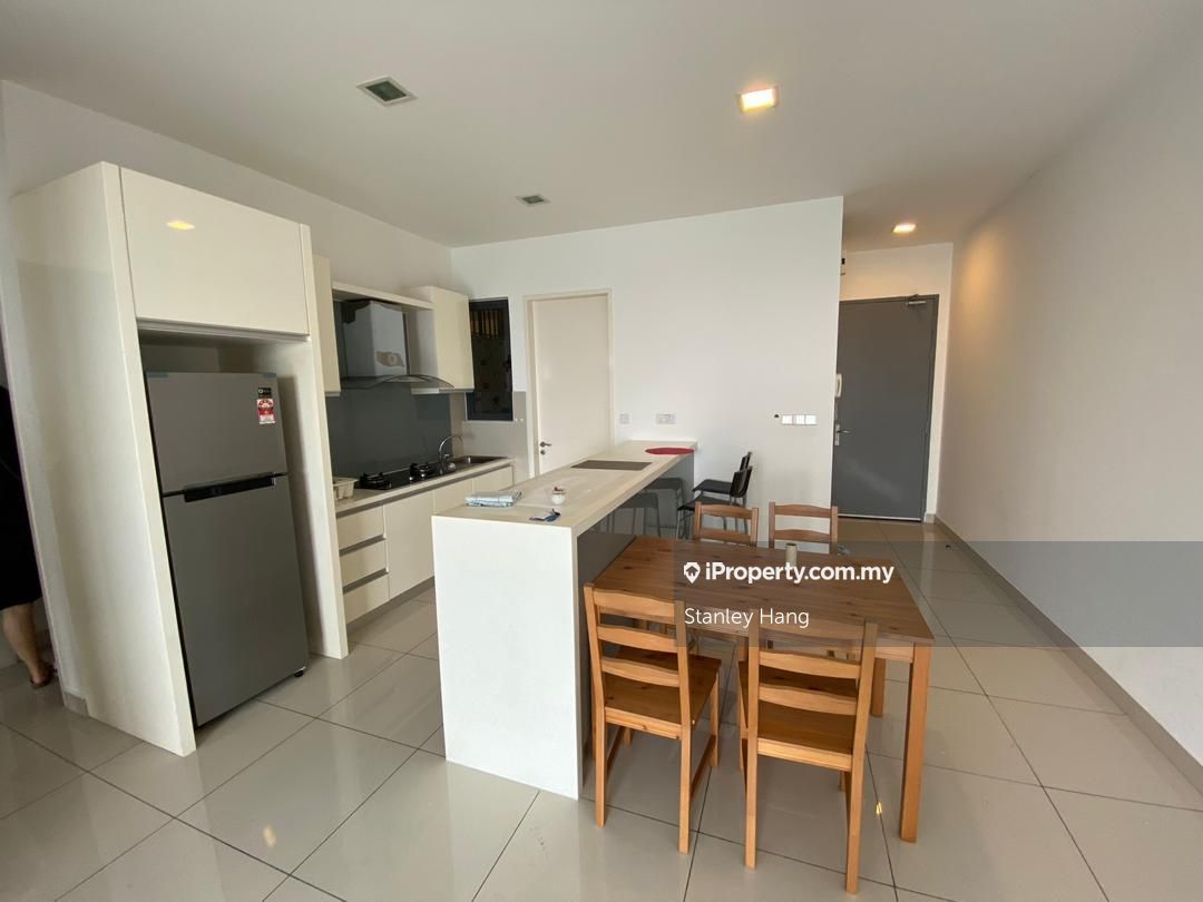 TRiGON Luxury Residences Condominium 2+1 bedrooms for rent in Puchong