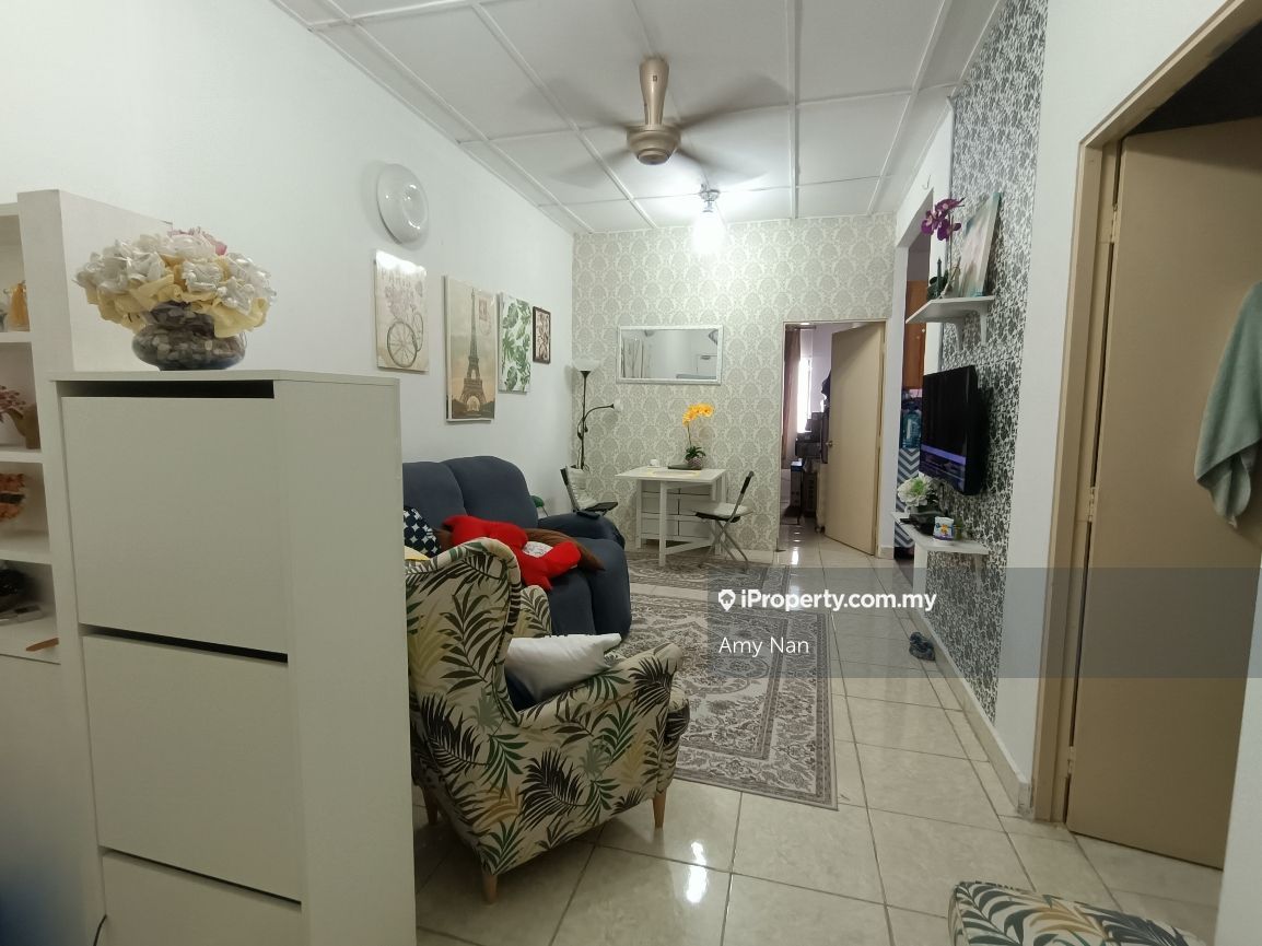 Townhouse , no banjir, super moden kemasan dalaman, Durian Tunggal